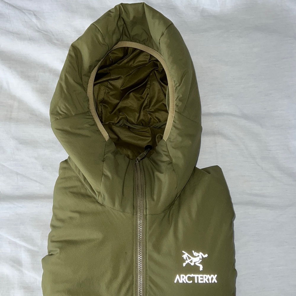 Men’s barely worn Arc’Teryx atom jacket